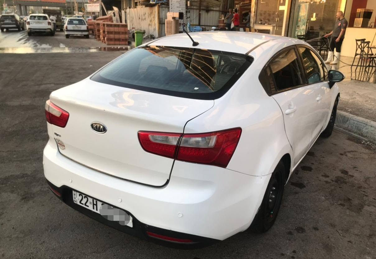 السلام عليكم اخوان
كيا ريو ٢٠١٣ خليجي محرك 1600 
سعرها 77 ورقه وبيها مجال للشراي 
جاهزه ترايك وين ما تريد محرك كير مكفولات صدر أمامي جديد مصبوغة حزام بدون دواخل والك فحص غرفتها جديدة كهربائيات كلها شغاله تبريد شغال تخم تاير باتري جديد رقم أربيل تحويل مباشر شرط 
نواقصها دبلات خلفيه
مكانها بغداد حي الخضراء او حي الجامعة للتواصل على الرقم ***********
