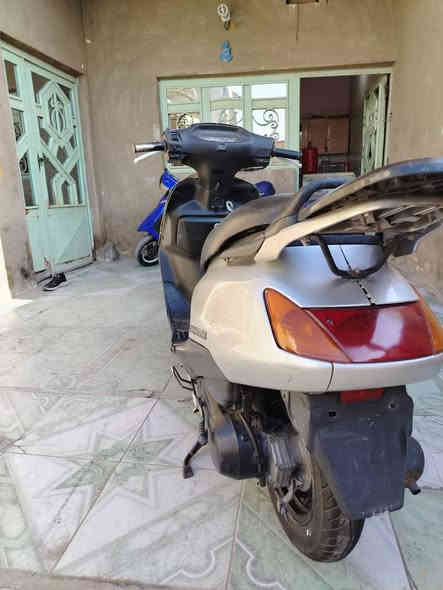 السلام عليكم ورحمة الله دراجه سبيسي كفرها اصلي ياباني محركها مفتوحه مره وحده رايمر  خير من الله من مشي و نعومه شغاله سلف هندر لايت اشاير  جاهزه رايدها  ٧٠٠ و بيها مجال حك جيه مكاني كوت حي الجهاد وهذا رقمي ***********
