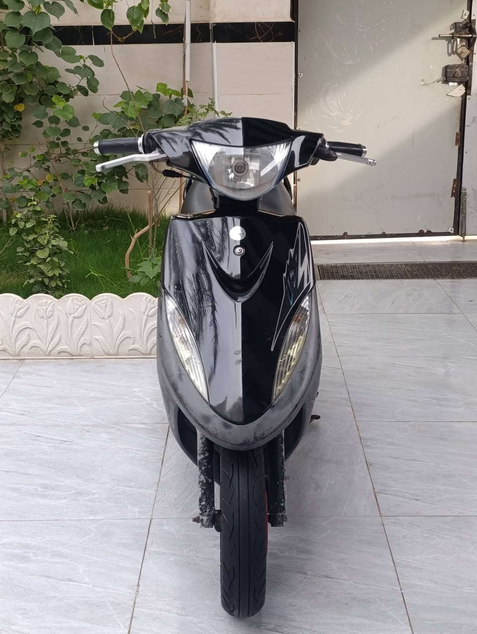 سلام عليكم دراجه ماكس عدله للبيع دراجه صارله سبوع من طالعه من رمبه كله بلاد ختم واحد ويه المكينه تاخذ وتفحص وين ماجان اذا مفتوحه ترجعه دراجه مكفوله كفاله عامه من طول لطول *********** للتصال
