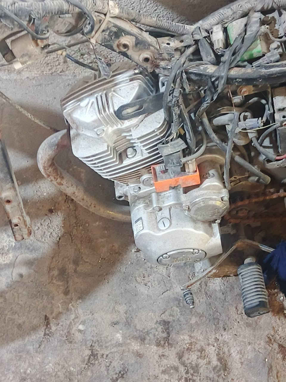 السلام عليكم  مكينه ستوته نضيفه مستاخدمه شي قليل قراض بوكسر رنكات وصدر المامي شراي يتصل ***********
