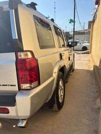 جيب كوماندر 2007 للبيع اومراوس كير ومكينة جدد هيمي 8 سلندر تبريد 3 قطع...