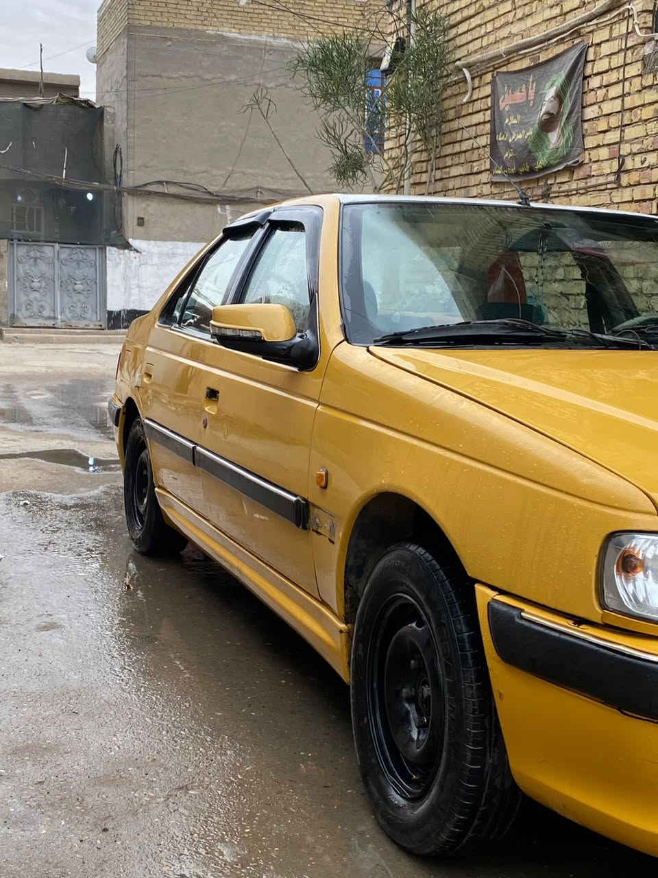 السلام عليكم ….مُكـلف بالنشر📍
بيجو بارص مديل 2015  السعر 47
مكاني بغداد الحسينيه 
تبريد ما بيه شي بس صونده مزرفه 
رقم بغداد باسمي السياره 
گير مكينة كفولات 
سياره بأسمنا تحويل ثاني يوم 
سيارة جديدة خير من الله 
رقمي ***********
حـسين الـزبيدي .
