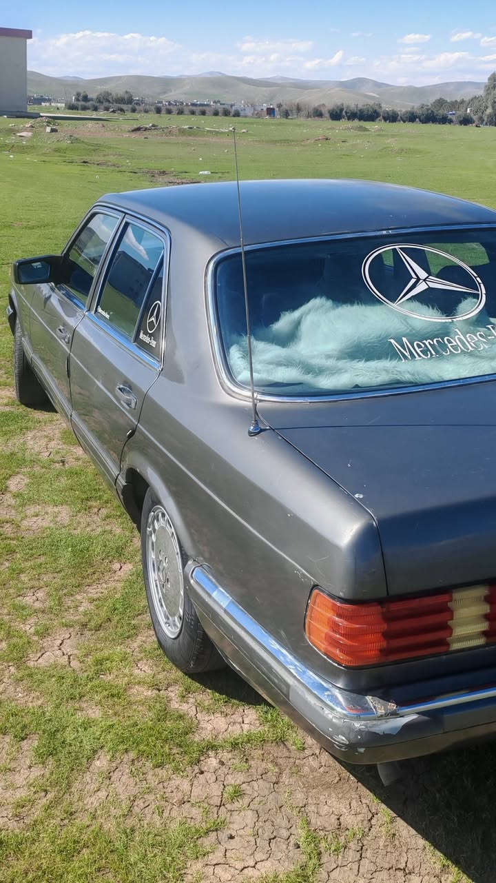 Mercedes Benz 300SE
گێڕ و مەکینە بەطەی ٣ هەزار 
موس و بڕاوە ماڵی مەدەنی و بە شەرت کتابێکی لەگەڵە بەس من بە علوج ئەیفرۆشم 
کارەبایی و ناو گێچی هەمووی مەزبووت ئیش ئەکات چوار جام کارەبا 
ماشەڵا سەیارەکە چرکەی تیا نییە توند و تۆڵە و مەسرەفی نییە 
نرخی (28) معامەلەیە برایانە 
سەیدسادق 
ژ.م 
0750 148 3613
