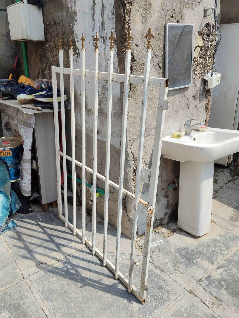 محجر تفصال حديد ثقيل مصبوغ جاهز ارتفاع 160 
قطعتين طول 4 متر وقطعه طول 3 ونص متر وباب عرض 120 
السعر 350 العنوان بغداد منطقه الرشاد


**إذا كنت صاحب هذا الإعلان وتريد حذفه لأي سبب، رجاءا أرسل رسالة إلى الدعم الفني**