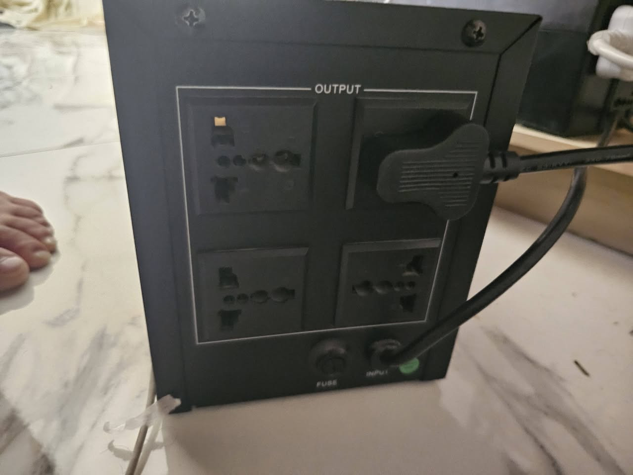للبيع ups عدد 2 
اول واحد شركه max  سعه 1500 va اوف لاين  بطاريات ضمان جديدات انطيك بيهم ضمان يرهم لل بلي 5 او PC 
وثاني  فاربر 800 va اوف لاين كلش جديد يرهم للشاشات او بلي 4 او 5  ابيعم ثنينهم زوجي 160 وبيهم مجال 
رقم ***********
