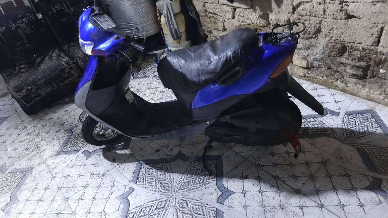 دراجه ساسوكي مفتوحه مره واحده سعر 200 وبين مجال قليل***********
