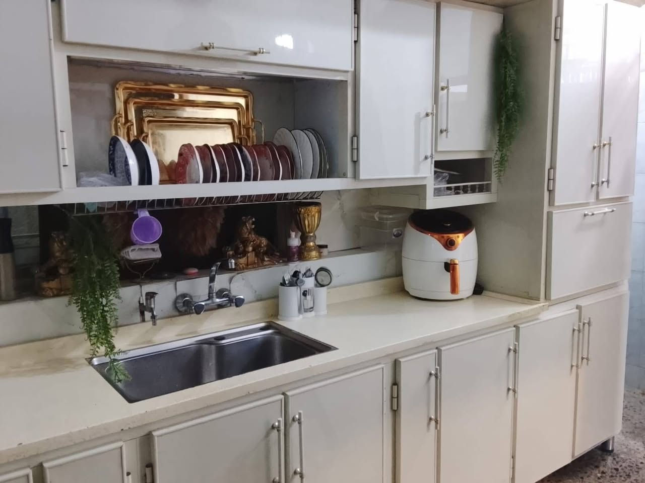 كاونتر اربع مترات المنيوم نضيف مستخدم فتره قصيره 800 الف 
***********
