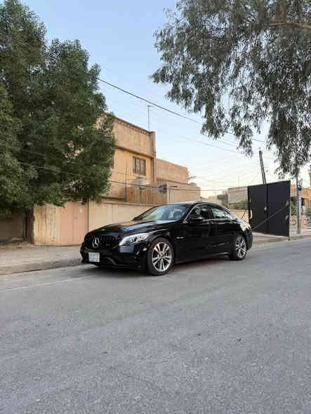 🚘🔥 للبيع – Mercedes C300 AMG Kit موديل 2018 🔥🚘
رقم بغداد رسمي – جاهزة للتحويل مباشرة ✅

📍 الموقع: بغداد / السيدية
📞 للتواصل: ‎*********** (اتصال / واتساب)

━━━━━━━━━━━━━━━
✨ تفاصيل السيارة الأساسية:

• موديل 2018 – AMG Kit رياضي 🏁
• محرك Turbo 2000cc بقوة 241 حصان ⚡
• كير 9G-Tronic – 9 نمر 🚦
• دفع خلفي RWD سبورت 🏎️
• ممشى 35 ألف ميل فقط ✅
• وارد أمريكي 🇺🇸
• لون خارجي أسود × داخل جلد أسود ملكي 🖤

━━━━━━━━━━━━━━━
🔹 أهم المواصفات:

• باكج AMG الكامل: صدامات + دوزرات + ويلات AMG 18 🏁
• فتحة سقف سلايد روف 🌤️
• إنارة LED أمامية 3 فصوص + خلفية LED 💡
• إنارة محيطية Ambient Lighting 🌈
• ستيرن AMG رياضي + شفتات سبورت 🎮
• شاشة وسطية + مالتي ميديا + CarPlay 🎶
• كراسي جلد كهربائية مع ميموري + تدفئة 🔥
• حساسات أمام/خلف + كاميرا خلفية 🎥
• وضعيات قيادة: Eco – Comfort – Sport – Sport+ ⚡
• كروز كنترول + نظام النقطة العمياء 🚨
• تبريد قطعتين أمامي + خلفي ❄️
• صندوق كهربائي (شفط) 📦

━━━━━━━━━━━━━━━
🛠️ ملاحظات مهمة:

• بدون دواخل ✅
• بدون إيرباك ✅
• صبغ قطعتين فقط (بنيد + جاملوغ) 🎯
• السيارة فحصها عالي جداً ومكفولة ✔️

━━━━━━━━━━━━━━━
💰 السعر: للجادين فقط على الخاص – وبيها مجال 🔥

━━━━━━━━━━━━━━━
🚗✨ نعمان أوتو | Numan Auto – ثقة التعامل وجودة السيارات ✨🚗

#مرسيدس #Mercedes #C300 #C300AMG #AMG #AMGKit #CClass #MercedesC300 #MercedesBenz #C300_2018 #مرسيدس_بغداد #سيارات_بغداد #سيارات_للبيع #بيع_سيارات #NumanAuto #نعمان_اوتو #بغداد #السيدية #رقم_بغداد #وارد_امريكي #سيارات_فخمة #Cars #LuxuryCars #Baghdad #IraqCars #CarForSale بعقوبة
