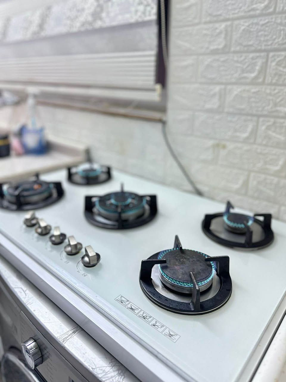 بۆ فرۆشتن، تەباغێکی جۆری LCS پێنج چاو، ڕەنگی سپی.
• دۆخی: زۆر زۆر خاوێنە و زۆر کەم بەکار هاتووە (بێ حەیبە).
• ئیشکردن: غاز و کارەبای هەمووی وەک سەعات ئیش دەکات و هیچ کێشەیەکی نییە.
• تێبینی: وەک لە وێنەکە دیارە، زۆر بە جوانی ڕاگیراوە و هی ماڵەوەیە.
نرخ: [٥٠هەزار] و کەمێک مەجالیشی تێدایە.
ناونیشان: هەولێر
بۆ پەیوەندی: نامەم بۆبنێرە لە مەسنجر أربيل, العراق


**إذا كنت صاحب هذا الإعلان وتريد حذفه لأي سبب، رجاءا أرسل رسالة إلى الدعم الفني**