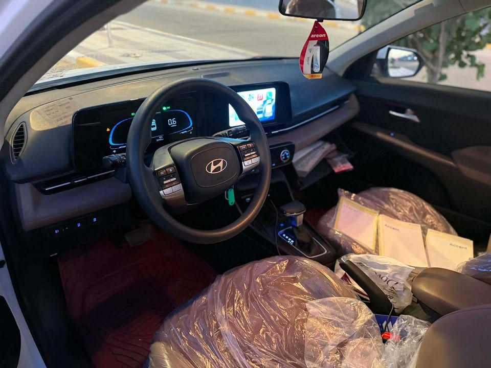 ً
السلام عليكم 
اكسنت مديل 25 
سياره تخبل كدام عينك 
وبيها كتاب فحص 
سعر مال مستعجل 135 وبيها مجال للشراي 
مكاني ناصريه مركز 
رقمي ***********
