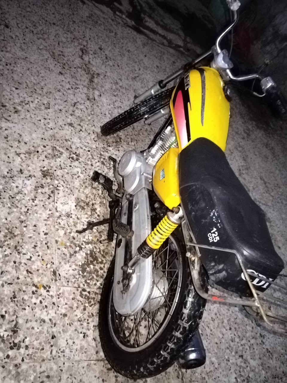 دراجه نامه  مجتاز اريد ابيعه مكان الكرنه كلشي جديد محتار اريد ابيعه***********
