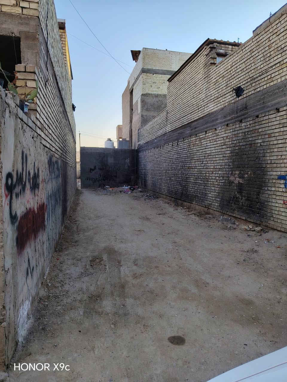 السلام عليكم قطعه للبيع مساحه 100متر واجهة 5 ونزال 20 العنوان سكينه الزراعي شارع المكاتب مقاطعه 9/2  الرقم ***********
***********
