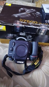 نيكون D7500 • عدسة 18-140 • تصوير 4K