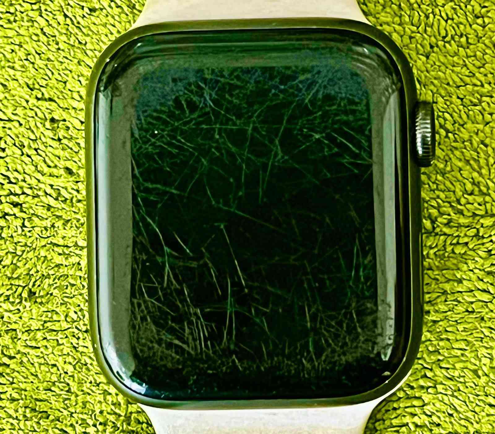 البيع جميع القطع جمله
1.ساعة ابل se حجم 44 حالة البطارية 87 سعة التخزين 38 الساعة مع شاحن . 
2.ساعة ابل الجيل الاول حجم 32 تظهر علامة الابل وتنطفئ الساعه .
السعر  خاص  يوجد توصيل لكافه المحافظات


**إذا كنت صاحب هذا الإعلان وتريد حذفه لأي سبب، رجاءا أرسل رسالة إلى الدعم الفني**