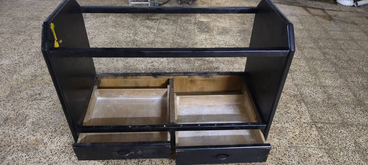 تخت طفل خزن للبيع لون اسود+دوشك طفل
الطول130
العرض60
الارتفاع 100
السعر 40وبي مجال المكان موصل حي عدن
***********
***********
