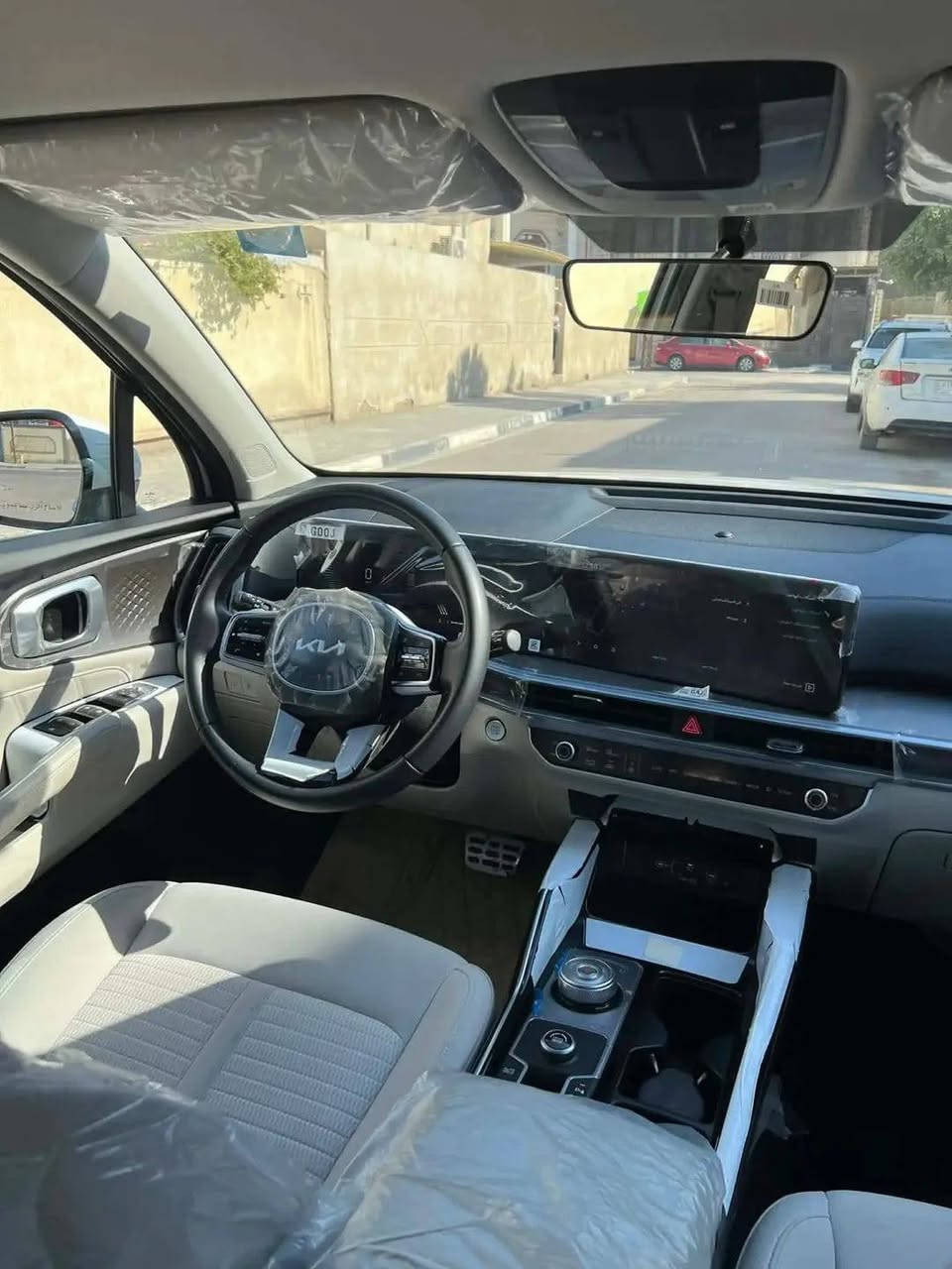 ماشيه 54  بوضع الشركه
وبيها ضمان الشركه سورنتو 2024 
محرك 6 سلندر 
كير ماوس 
داتوشو
حساسات
كراسي خلفيه كهربائي 
كراسي كهرباء 
جنطة كهرباء 
بصمة وتشغيل عن بعد
شاشة متصلة تعمل بنظام بلي كار نفيكيشن
انارة ليزرية داخلية متغيرة الالوان 
اللايت عالي ناصي زنون 
لد نهاري ليزري امامي 
بك لايت ليزري LED
هندبريك دكمة 
اوتو هولد 
درايف مود
مانع انزلاق
مساعد منحدرات
شحن وايرليس بلوتوث 
تحكمات ستيرن فول 
حساسات امامي خلفي 
كامرة دوارة
تبريد 3 قطع مع تحكم منفصل للخلف 

السيارة استيراد الشركة الدولية لوكالة كيا 
ضمان 5 سنوات 

السعر 315 وبيها مجال للطيبين 
  
*********** واتساب

مكانها سماوه
