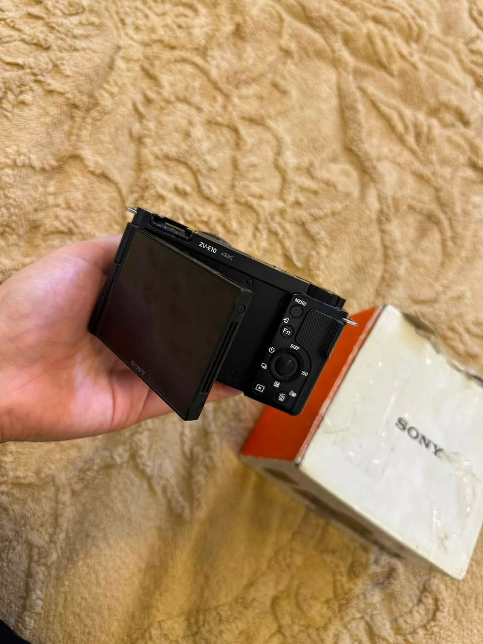 كاميرا سوني  zv-E10 نظيفة جدا استخدام قليل
الشتر 1 ألف 
مع كارتونة + عدسة 16-50 
بطارية عدد 2 
وملحقات المذكورة في الصورة المكان بغداد 
السعر خاص


**إذا كنت صاحب هذا الإعلان وتريد حذفه لأي سبب، رجاءا أرسل رسالة إلى الدعم الفني**
