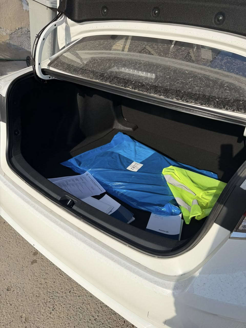 كورلا هايبرد موديل 2025 
رقم بغداد مرقمه 
المواصفات فتحه وبصمه 
وقطعتين تبريد 
كامره خلفيه 
ماشيه الف 
السعر 23 مليون 
رقم الهاتف ***********
