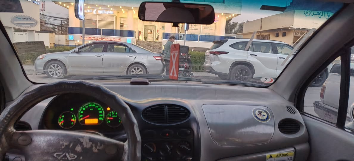 سيارة QQ لون ابيض 2013
للبيع 
محرك وكير شرط 
تبريد وتدفئة  شغال 
بدون صبغ بدون بارد 
صبغ فقط دوائر ودوسات 
طخم السيارة نص عمر
التايرات نضيفة 
الرقم والهزة جديد 
السيارة بأسمي 
شرط التحويل 
بيها ملاحظات كدام العين فقط .
السعر 37$ وبيها مجال 
للاستفسار 
***********
***********
