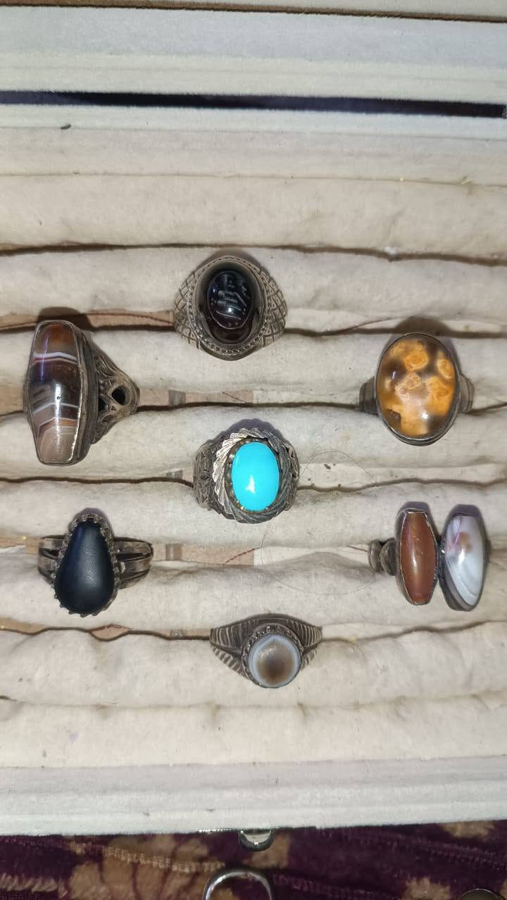 للبيع 
***********
