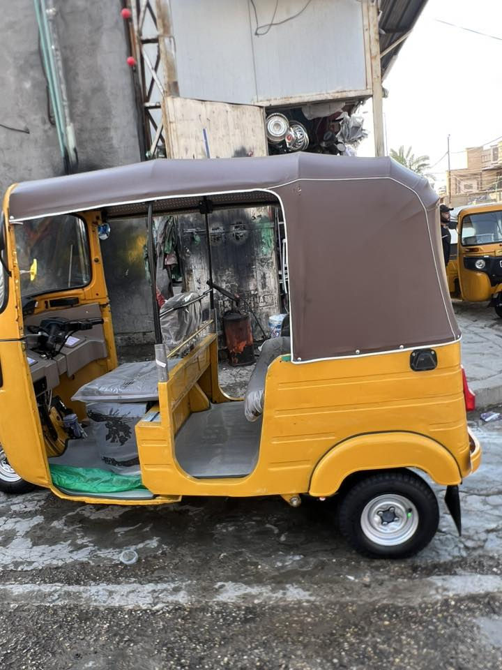 السلام عليكم تكتك موديل 2019شهر 12مكينته خير من الله لا تنقيص ولا تبخير معمره دوس والغد شوي بيه صبغ العنوان بغداد الكماليه شارع الأصفر للاستفسار تصل (***********)
