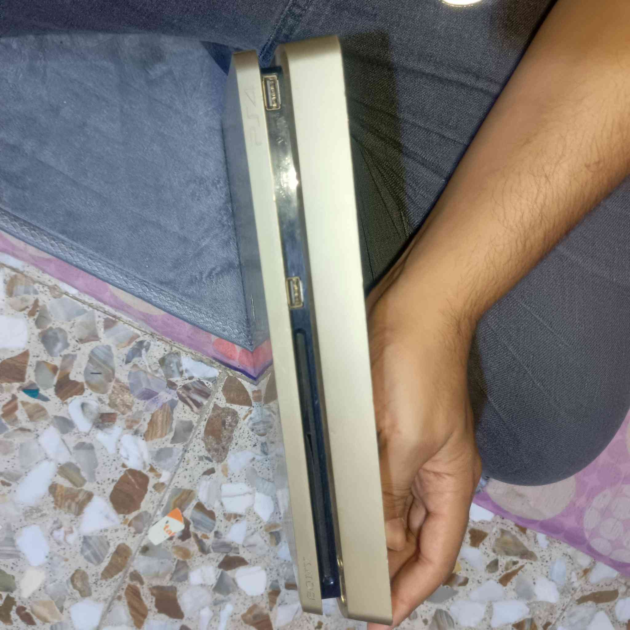 بلي 4 سلم مهكر نظام 11.50 قرص باندل ذهبي وياه يده ما مفتوح لوك ستيكر بيه شخوط سعر 300


**إذا كنت صاحب هذا الإعلان وتريد حذفه لأي سبب، رجاءا أرسل رسالة إلى الدعم الفني**