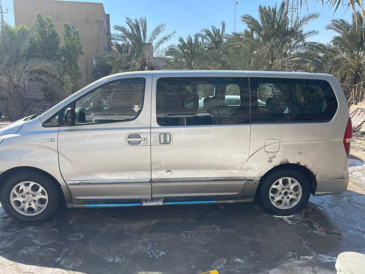 السلام عليكم
للبيع استاركس 2009  مسكر اوتماتيك 
سنويه ل 28 رقم ذي قار مصفره هيئه وضريبه وغرامات 
مكان السياره بصره 
***********
