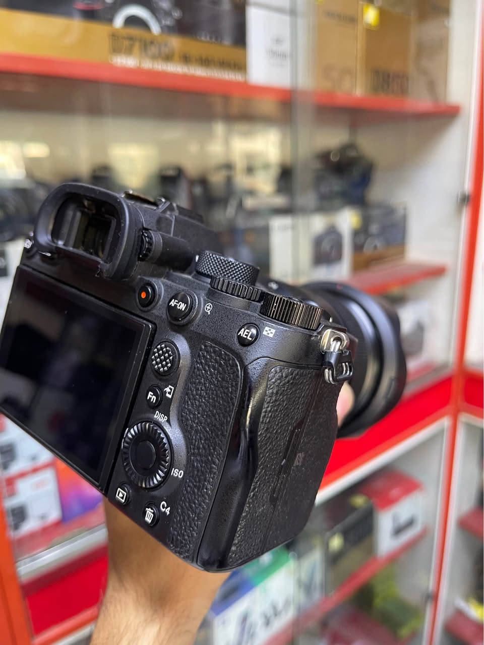 Sony  Riv + 24.70 GM
شاحنه و بطارية و حزام و جنطة ظهر
شتر 
سعرها كامل 3.400.000
***********
بدون خلل او صيانة ضمان فحص يومين 
مركز شدن بغداد
باب الشرقي بغداد, العراق
