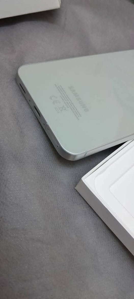 مستعمل الون رمادي A56

الذاكره  8BG  256

البطاريه 5000 mAh

الشحن 45W

الكامره 50MP

غراضه كامله كارتون وكيبل

ميسان ابو رمانه
***********
