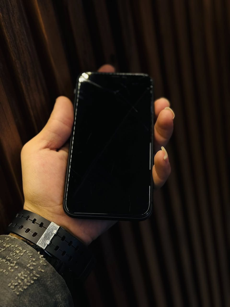 ايفون 📲 11عادي لون (اسود😍)
الذاكره :64

بطاريه 82

جهاز فقط مستبدل شاشه:اصليه 
 
بس بي هذا الفطر 

الجهاز نضيف 

السعر 140بي مجال للشراي❤️
الرقم ***********
