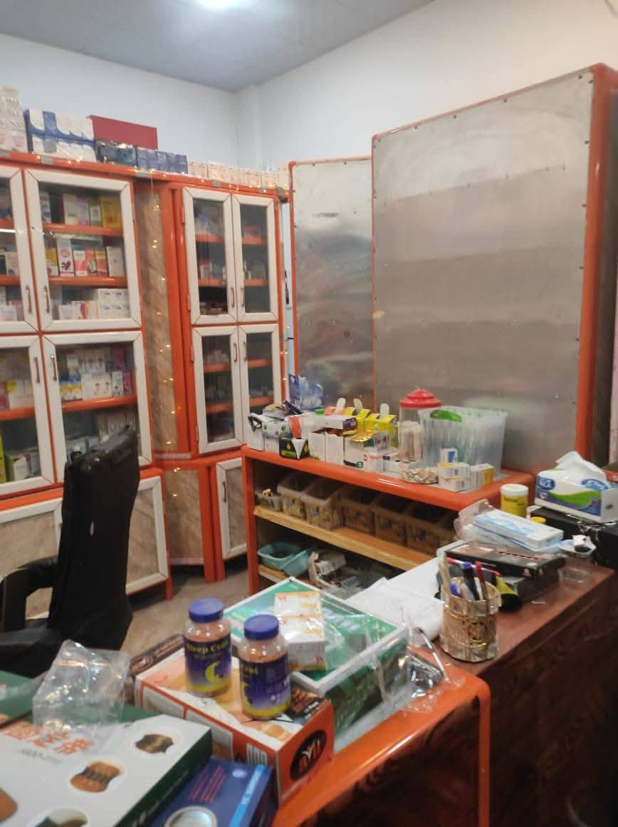 للبيع رفوف متكامله مع باترينات صيدليه مغروضات سعر ٦٠٠ وبيه مجال ع خاص
فلوجه استدارة ابو النسوره باتجاه البورديني
*********** بي اوتساب
