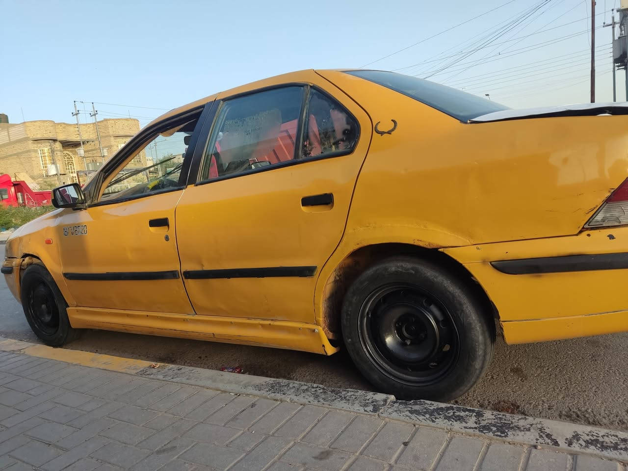 السلام عليكم سياره سمند للبيع مكينه وقير حلوات راعي ما اندله ما واصل له السعر سبعه وبيها مجال للشراي مكاني بصره زبير حي العسكري ***********
