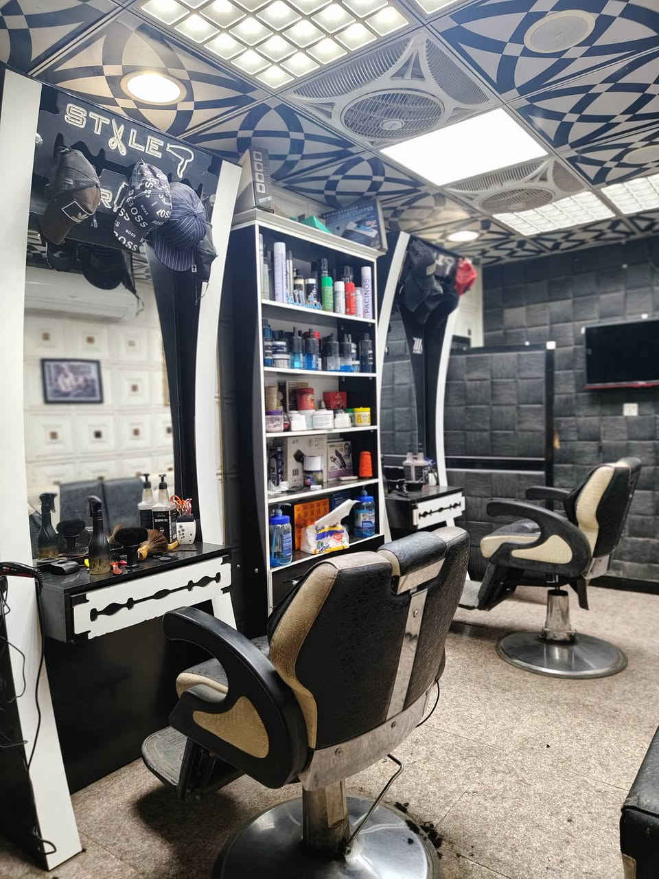 محل كامل للبيع ..... كراسي عدد 2 مرايا عدد 2 مقاعد انتظار وفاترينا


**إذا كنت صاحب هذا الإعلان وتريد حذفه لأي سبب، رجاءا أرسل رسالة إلى الدعم الفني**