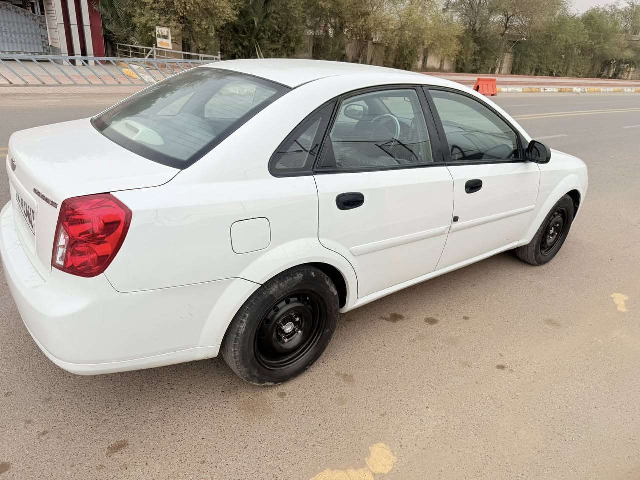 السلام عليكم شباب عندي اوبترا 2004 شركه عامه كير عادي مكفوله من  الظربه وتبديل صبغ بيه هلالات و دوسات صبغ فقط ماشيه 171 حقيقي مدوشمه عام صدر امامي خلفي جديد تخم تاير كير ومحرك مال حاويه جاهزه عل آخر حبايه السعر 68 وبيه مجال للشراي يتصل *********** مكاني بغداد تحويل ثاني يوم وكلشي موجود بالسوك حته ب30
