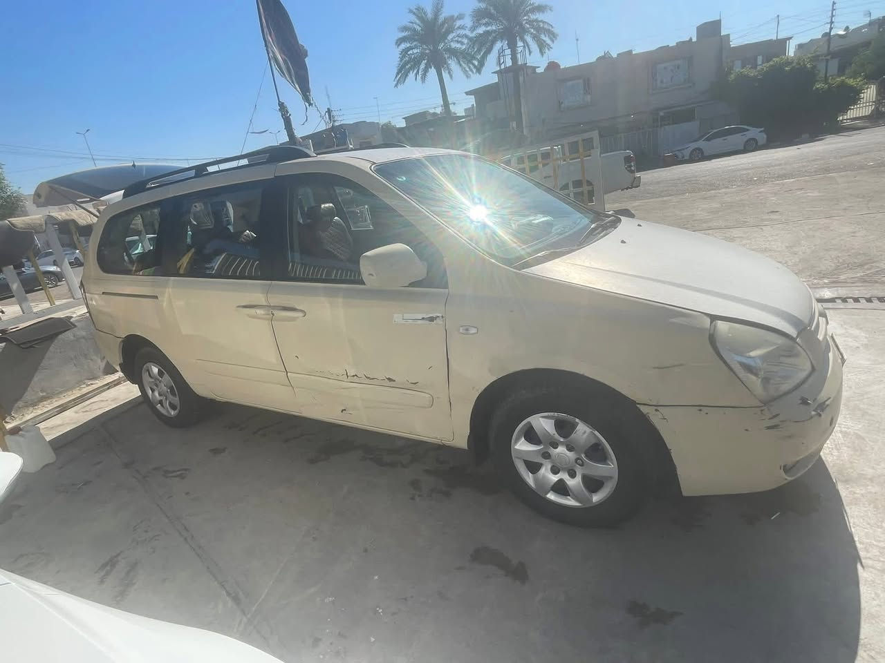السلام عليكم كيا كرنفال 2008وارد خليجي 8راكب محرك 3800بانزين رقم بغداد جديد تبريد 3قطع بيهه ضربه باب وجاملغ دعامياتهه بيهه كسور موضح بلصوره مكان  بغداد حي الجهاد للستفسار***********السعر 110
