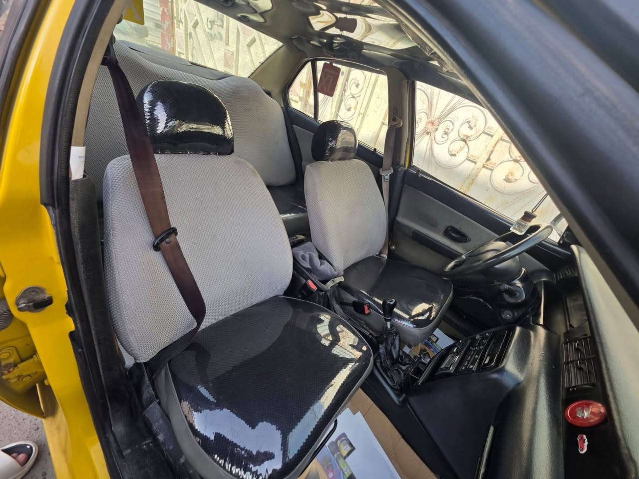 سلام عليكم 
سمند ليموني رقم انكليزي مصفره هيئه وغرامات 
كير محرك فرنسي خير من الله غرفتها جديده ودوشمه جديده 
تبريد ثلج كهربائيات كلها شغاله منضومه زنون سياره جاهزه وحلوه السعر ٢٦مكان بغداد البنوك ؟ ***********
