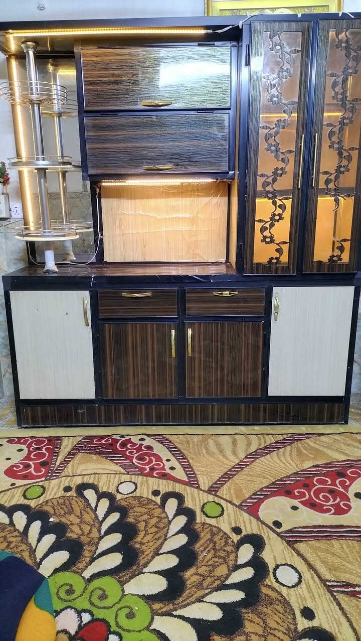 كاونتر 3 قطع مستخدم نضيف تفصال الألمنيوم مو سوكي عنوان شعب اكو توصيل *********** بي  وتساب
