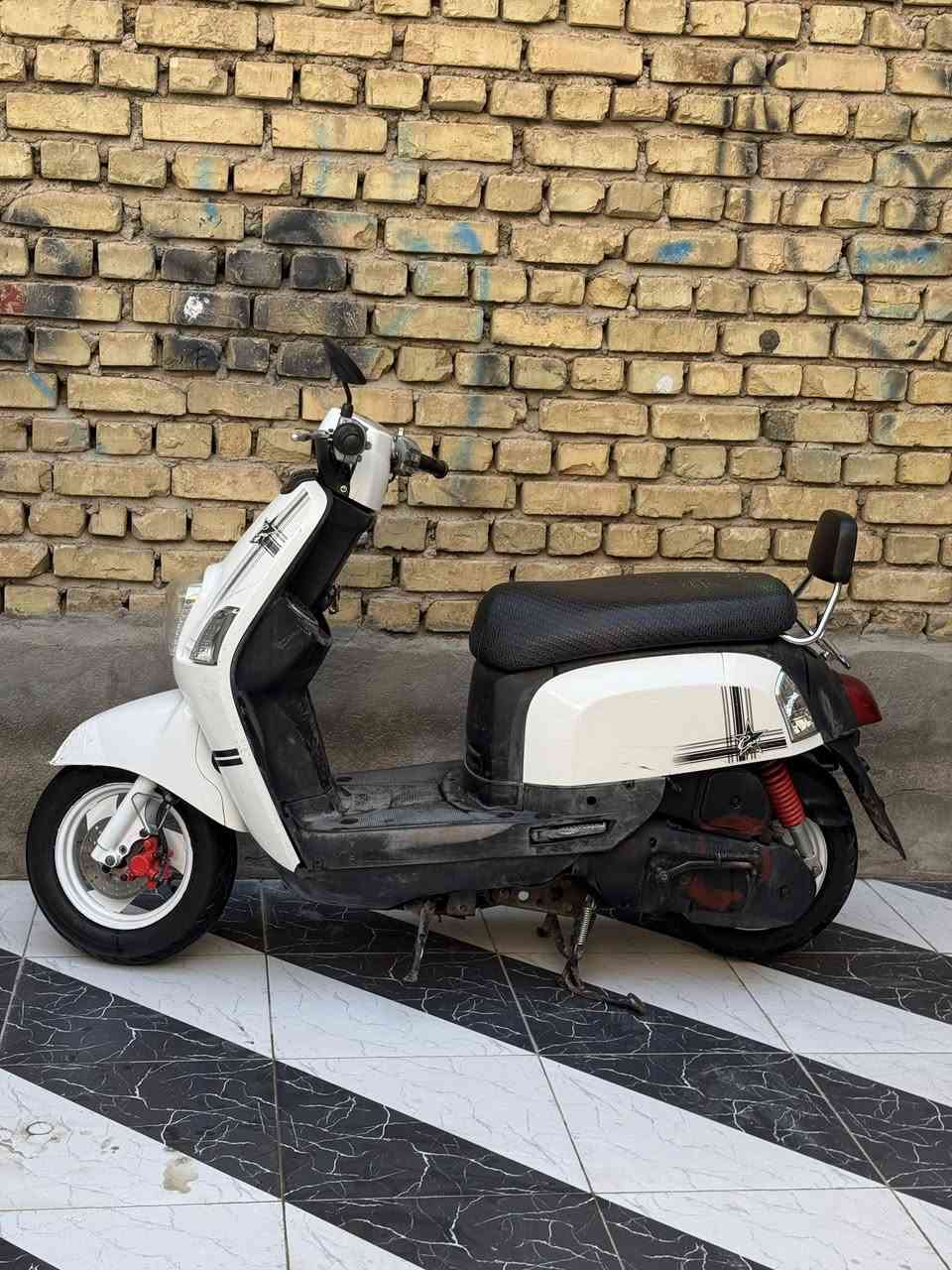 ماكس بوليسي سعر 900 وبيها مجال نضافه فول شوفت عينك استفسار خاص أو اتصال ***********
