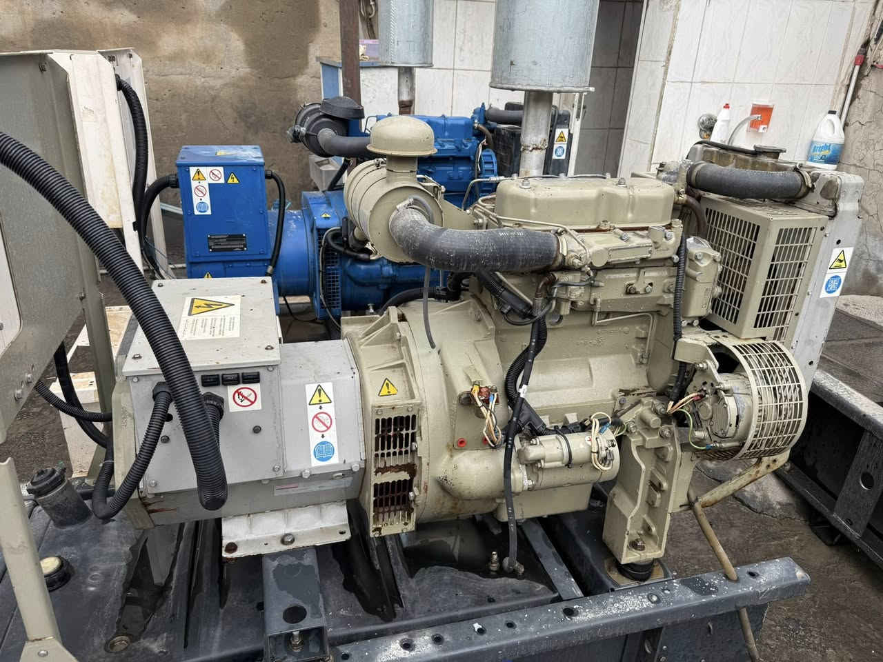 السلام عليكم
بيركنز 91 ملم اوربي بريطاني
30kva 
ساعات العمل. 1700 ساعه 
نظام اوتو حمايه فول اوتماتيك
وضع بلاد شركة  
أربيل صناعه جنوبيه 
نظام اوتو حمايه فول اوتماتيك
وضع بلاد شركة  
🚚يوجد توصيل الى جميع المحافظات وبضمان🚚
🚚كياندن هةية بو هةموو شاركان بةكرينتى🚚
 للاستفسار:
 ابو علي 
***********
***********
***********
