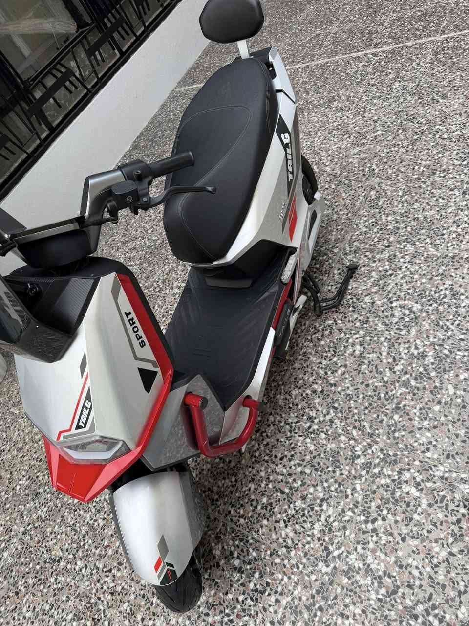 دراجة شحن
الشحنه الواحدة تمشيك 100 كيلو متر 

بصمات عدد 2 
سويج عدد 2 
سرعات 3 
البطاريات عدد 6 كبير 

الدراجة جديدة نضافة 90‎%‎ واكثر هم 
تجي بعينك وتشوف 

العنوان شارع فلسطين تقاطع الصخرة 
***********

السعر 
950 وبيها مجال للشراي
