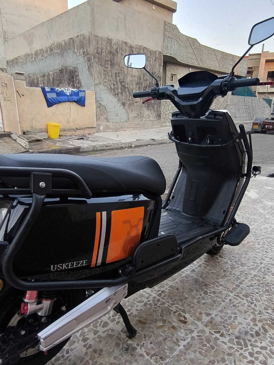 السلام عليكم ماطور شحن للبيع
🔹ملف 3800W يعني ويا السيارة شرط 
🔹سرعة 99 حقيقي 85
🔹6بطاريات 
🔹المسافة المقطوعة 60km
🔹4نمر 
🔹نضام R+مثبت سرعة 
مكاني تلكيف 
(السعر 750وبي مجال) 
للاستفسار (***********) 
(***********)
