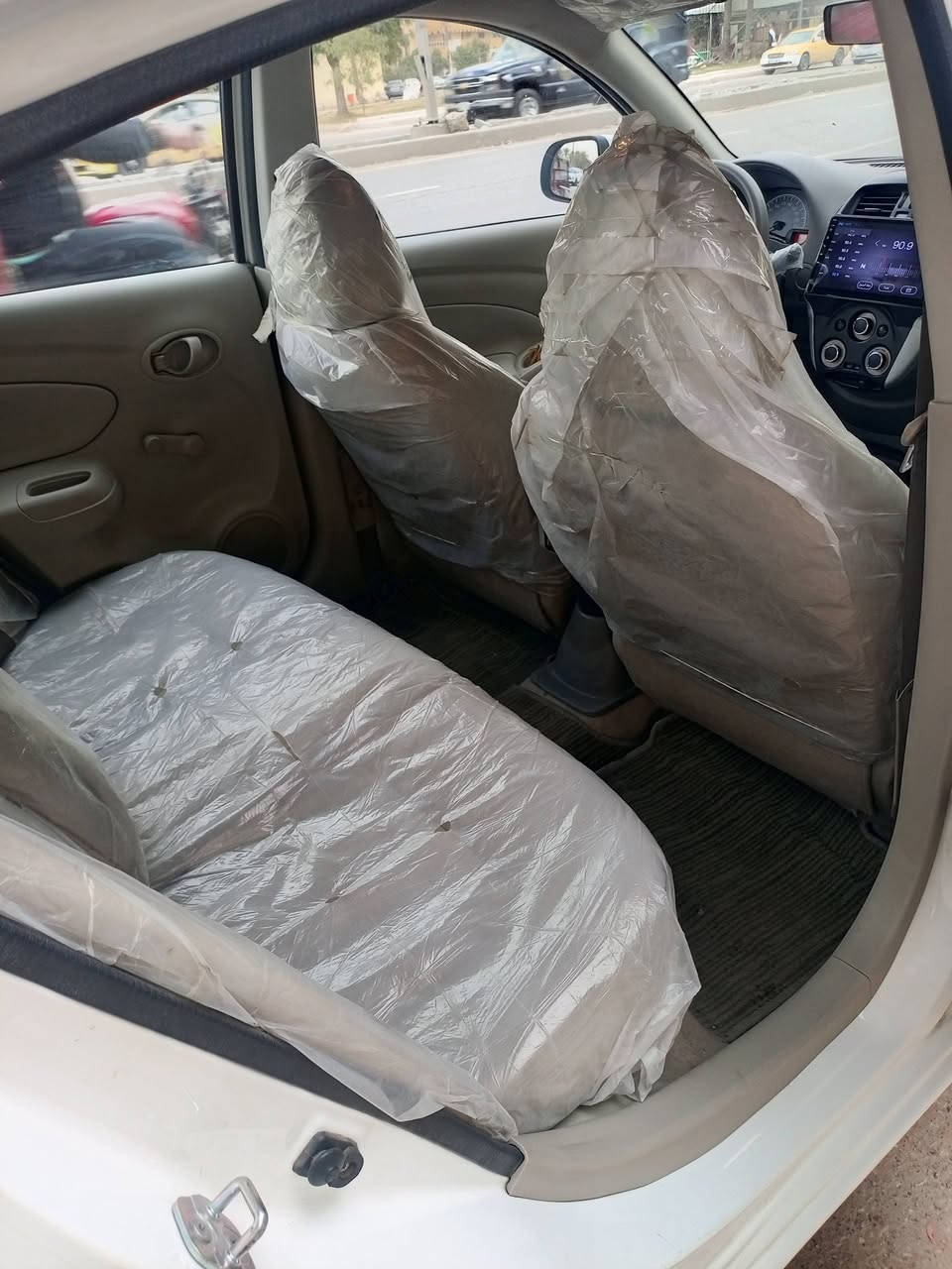 سني هندي لبيع شركه السور مديل 24 مكفوله بيه بس رصعه بلبنيد رقم بغداد بسمي مكاني بغداد ماشيه 72مكلف بنشر ***********
