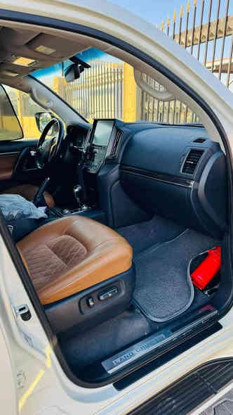 تويوتا لاندكروز GXR 2021 كراند تورنك بحريني
كفاله ما عدا بارد اربع اصابع
فول الفول 
السعر 58000$
الاستفسار *********** البصرة
