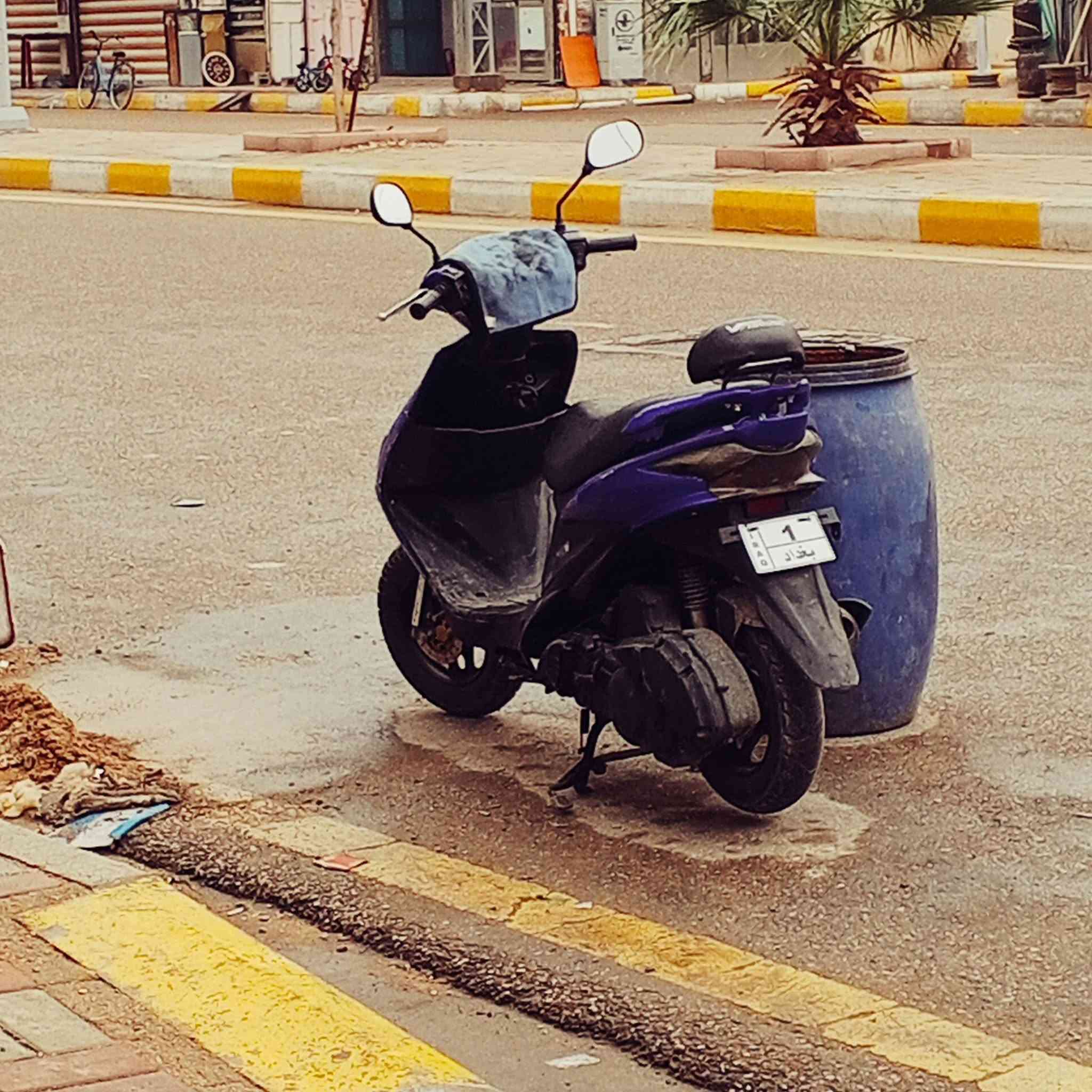 بسم الله الرحمن الرحيم دراجه نوع ادرس بالدراجه نظيفه وخير من الله مكينه على البلاد نطوا نطول الدراجه ما اي نقص الدراجه ناقصه بس البكم الامامي اغراضها هاي الجو كلها موجوده الدراجه والكهربائياتها شغاله دراجه سعرها 325 بها مجال رقم صاحبها *********** ما متواجد على الفيس واتساب بيه هذا الرقم دراجه ترهم ومراوس ايراني ويمط فرق
