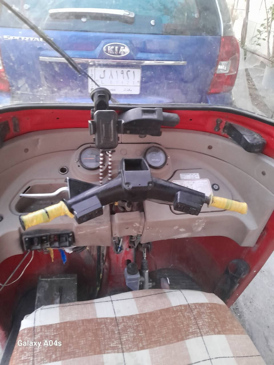 تكتك موديل ١٨ نضيفه كامله السعر ٥ملايين وبيه مجال العنوان بغداد الجديدة ***********
