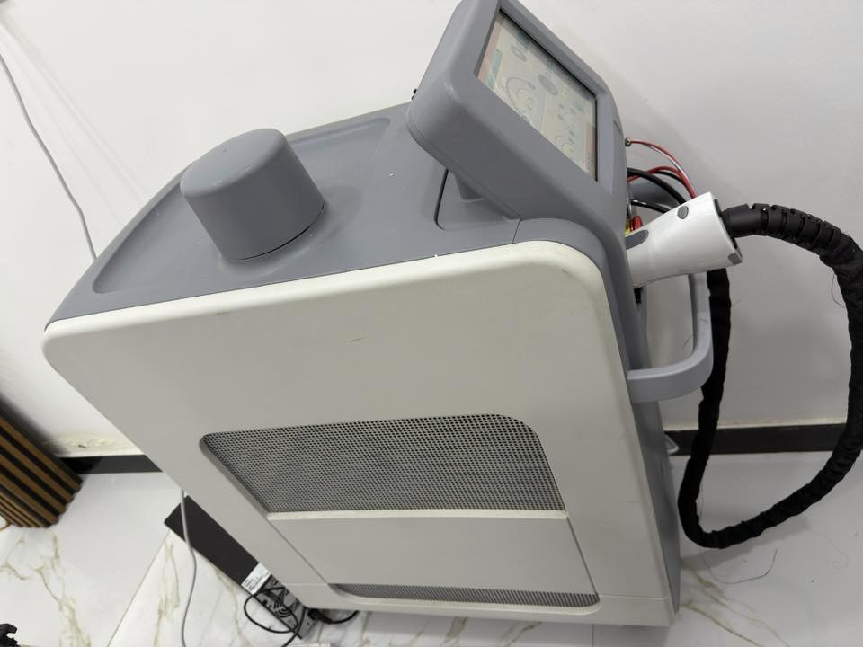 جهاز ليزر للبيع
سعره ٥ ملايين مع جهاز ازالة تاتو ووجهاز تقشير كاربوني وضمانه وعقده من شركة موجود
تفاصيله وصورته جوة
للتواصل مسجات ع واتس اب 
***********
