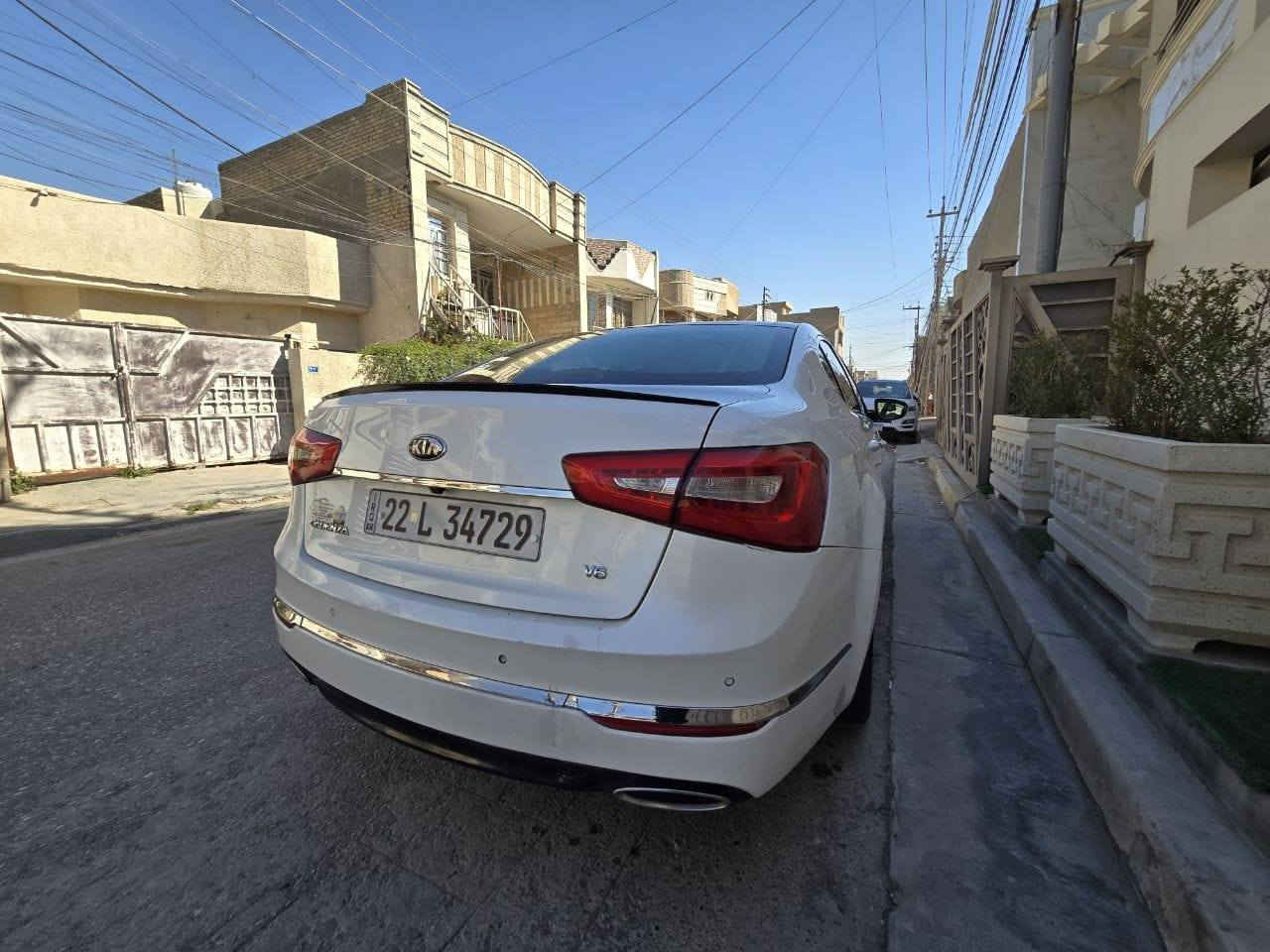 كيا كادنزا ٢٠١٤  خليجي محرك ٦ سلندر دووش رقم اربيل دولي سنويه وهزه ورقم جديد   فوول مواصفات ملكي vip  ١/١  بانوراما  بصمه تشغيل بصمه ابواب شاشه كبيره كامره دواره تحكمات فوول اشاير بالمري مري شفط كشنات كهرباء تدفئه تبريد كشنات خزن ميموري قطعتين تبريد دخول ذكي مثبت سرعه بردات خلفيه . وضعيات قياده  كير محرك صدر جاهز بيها جاملغ وباب صبغ بدون دواخل بدون لغود بدون شواصي السياره جديده. السعر ١٢٢ 
للاتصال ***********
