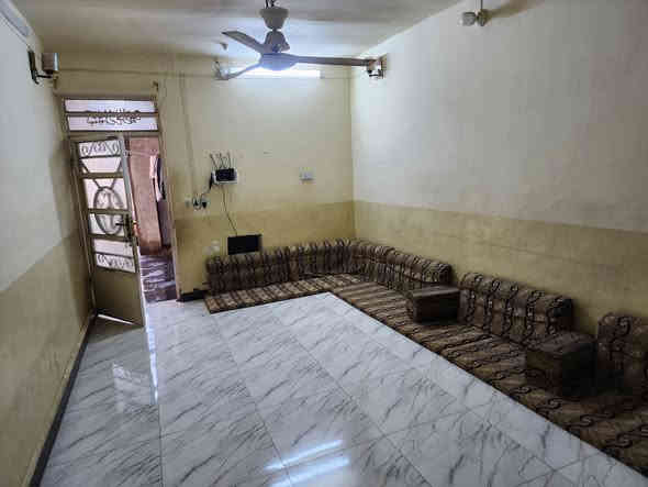 بيت للبيع مساحة 235م  سند 25 مرقم ومشمول بالتطويب بي  3غرف+إستقبال + صاله+مطبخ +صحيات + كراج سيارة +محل) العنوان خلف حي العسكري  البو جاسم السعر 23
الاستفسار أتصل  ***********+*********** واتساب او مراسلة الصفحة ***********
