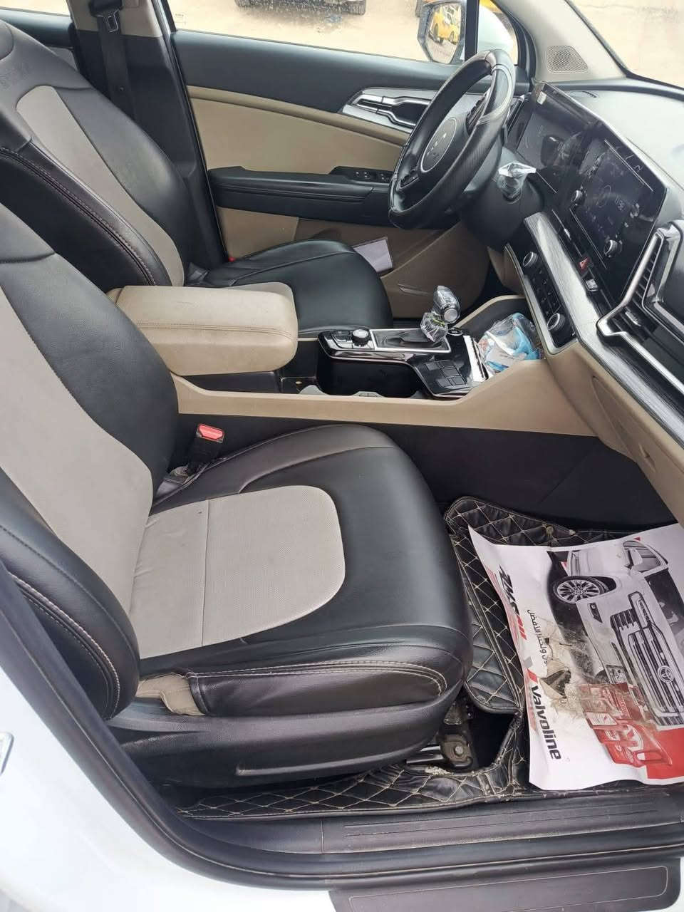 سبورتج مديل 23 وارد خليجي ماشية 45 الف كيلو متر قابل للزيادة مكفولة كفالة عامة بس ملاحضات بصيطة
تخم تاير جديد / سايد ابريك دكمة /بصمة /شفتات بل استيرن /لايت /كشافات زنون /امارة حديد/كراسي عادي/سيارة  وتحويل ثاني يوم 
المحرك كفالة عامة تجي اشوف بعينك سيارة كلش حلوة ونضيفة مال جناي السعر   200 ورقه
رقم الهاتف ***********
سونار مرفوق مع صور
