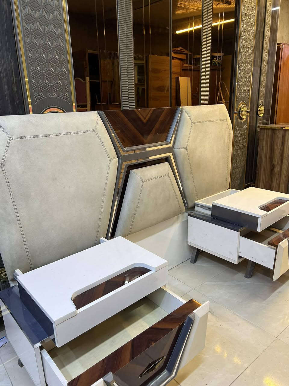 غرفه تركيا
النضافه 85 ٪
تخفيضات بالسعر لمده اسبوع😍
الشد 🔧🪛🛠️ونقل مجانآ🛻🚛 داخل بغداد فقط
لا يوجد توصيل محافضات الحجز واتساب فقط ***********
